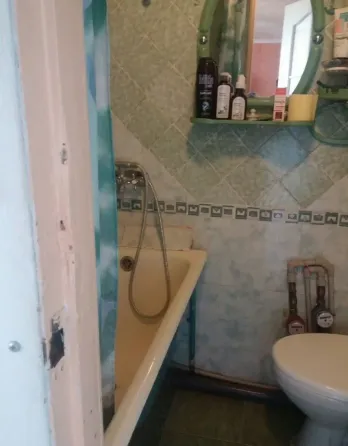Продам 1ком Прожекторная Донецк