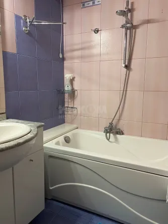 Продам 4к кв. Мирный с а.о. Луганск