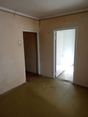 Продам 3 к. квартиру 1/9 пр-т Ленинский Донецк