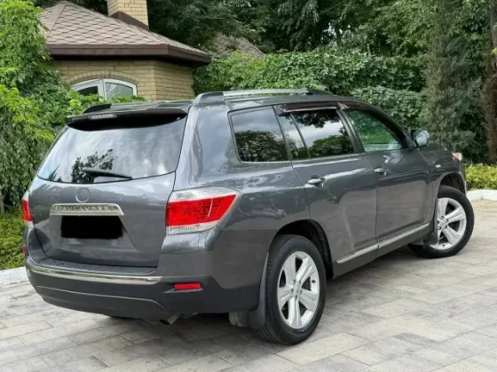 в продаже Toyota Highlander 2011 года! Донецк
