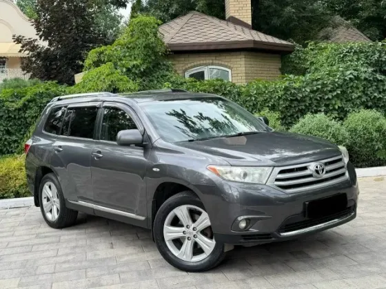 в продаже Toyota Highlander 2011 года! Донецк