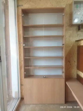 Продам шкаф витрину. Донецк