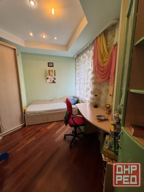 Просторная 4-к квартира 150 м² в Ворошиловском районе Донецк - изображение 3