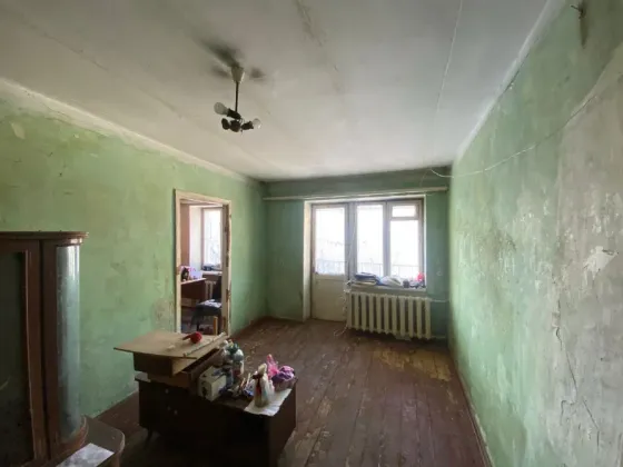 Продам 3х к.кв в Калининском р-не (пр. Ильича) Донецк