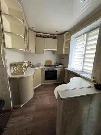 Продается 3 комн.кв 55.7 м² этаж 2/5 Мариуполь