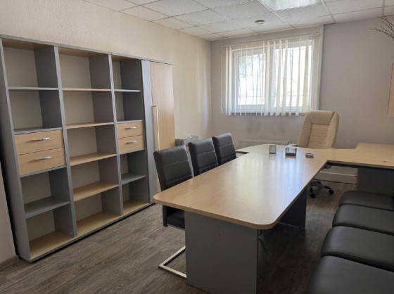 APEHДA: производственно-ремонтная База / 1100 м²! Донецк
