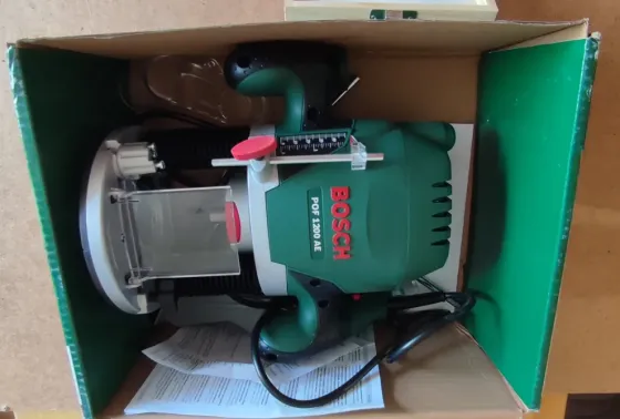 Продам фрезерную машину Bosch Донецк