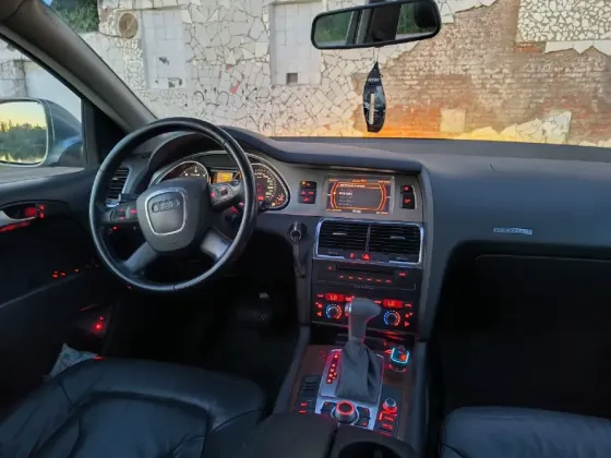 Продам Audi Q7 в хорошем состоянии по самому низу рынка! Енакиево