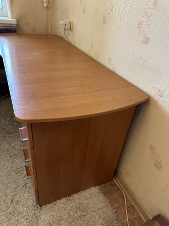 Продам угловой компьютерный / офисный стол. Донецк