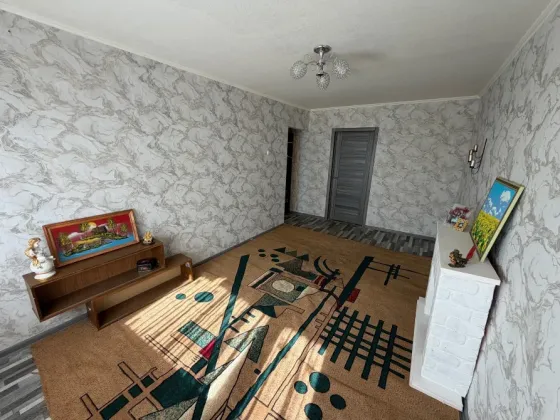 Продам 2-х ком. кв., 5/5 эт., 44 м.кв. - Макеевка, квартал Шахтерский, Даки Макеевка