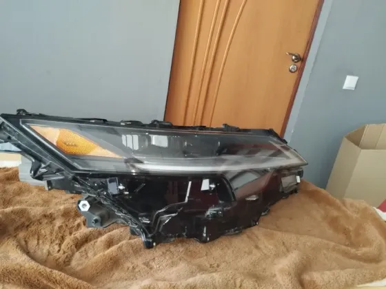 Передняя фара на Lexus Макеевка