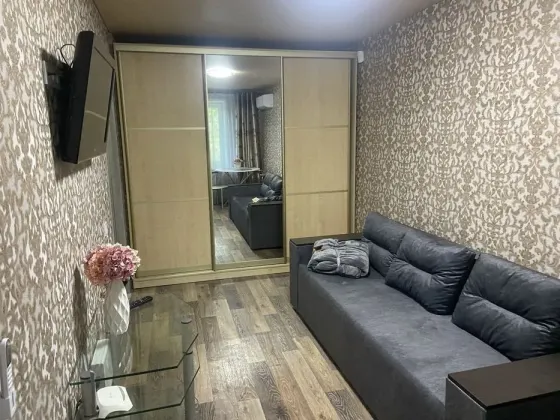 сдам в аренду комфортную 2-комнатную квартиру в калининском районе, возле покровского рынка. Донецк