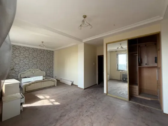 Продается 3 комнатная квартира в Центральном районе Мариуполь