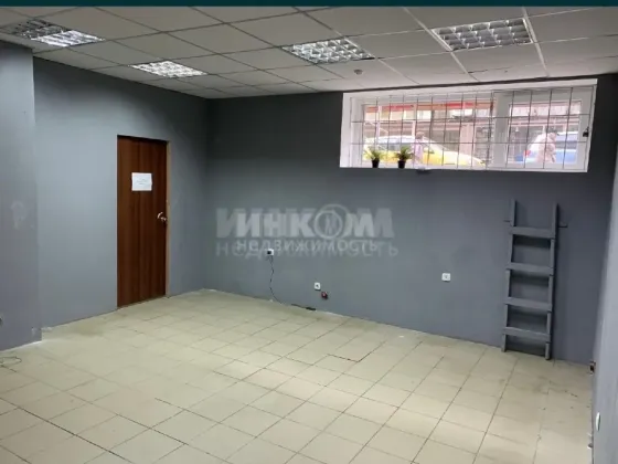Продам Нежилое помещение 3х этажный 140м2 Центр Города Луганск