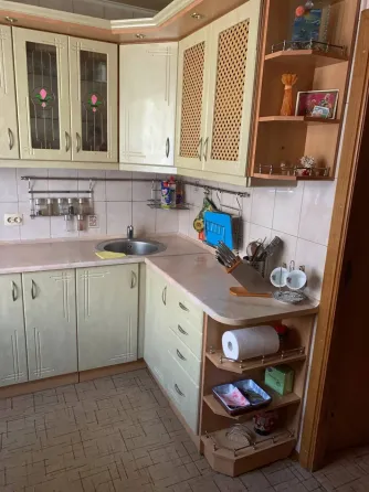 Продается 3 ком м-н Широкий Донецк