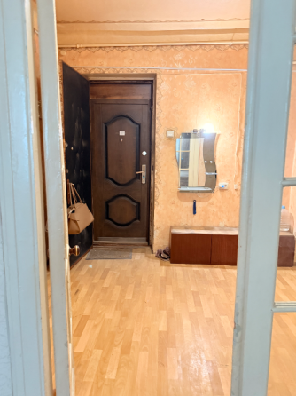 Продам 2 ком.сталинку в центре Макеевка
