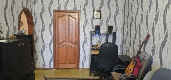 Продам 3 к. кв. 3/9 улица Аравийская, Ленинский р-н Донецк