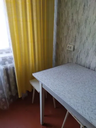 Продам 2-х ком. кв. Текстильщик. ул. Петровского. Рядом рынок. Донецк