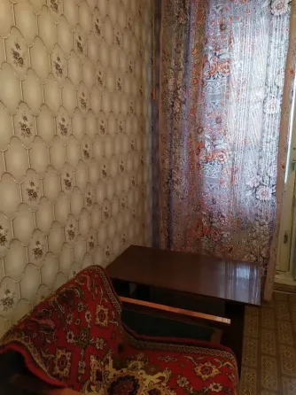 Продам 2-х ком.кв. Баумана,район Автоваза. Квартира требует ремонта. Донецк