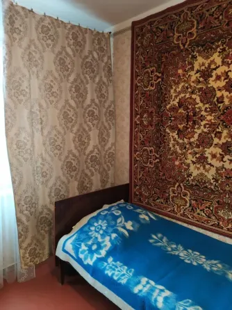 Продам 2-х ком.кв. Баумана,район Автоваза. Квартира требует ремонта. Донецк