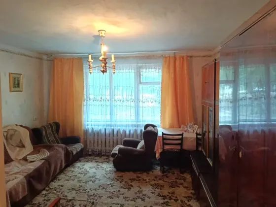 Продам 2х комнатную крупногабаритную квартиру в Калининском р-не Донецк