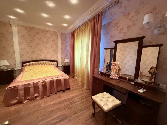 Продажа 2-уровневой квартиры в Киевском районе. Улица Батищева. Шахтерская площадь! Донецк-Сити Донецк
