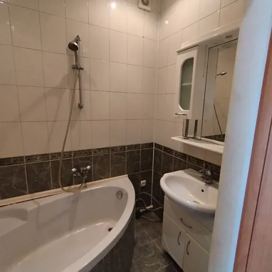 Продам 2 комн. квартиру с гаражем Пролетарский р-н. г. Донецк Донецк