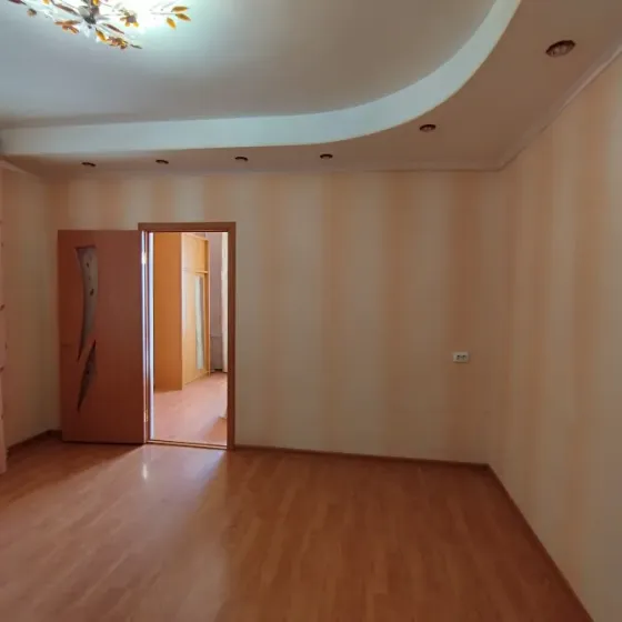 Продам 2 комн. квартиру с гаражем Пролетарский р-н. г. Донецк Донецк