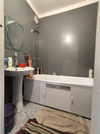 Продам 2х ком квартиру.мкр Зелёный.5этаж .район аллеи Макеевка