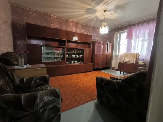 Продам 2х ком квартиру.мкр Зелёный.5этаж .район аллеи Макеевка