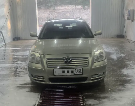 Продам шикарный тоета авенсис 2.0 бензин акпп Донецк