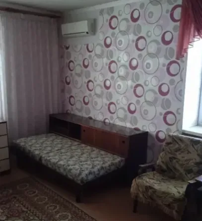 Продам 1-комнатную квартиру в Центре Гвардейки Макеевка