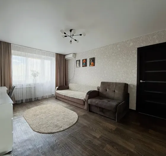 Продам 1-комнатную квартиру в Центре Гвардейки Макеевка