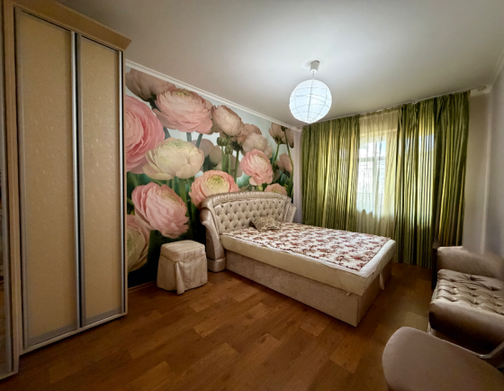ПPОДAЖA: большая 4-х комнатная 85,1 м² с ремонтом / ул.Прожекторная Донецк