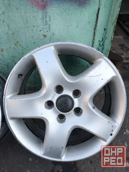 Продам комплект оригинальных литых дисков Volkswagen Ronal Германия Макеевка - изображение 2