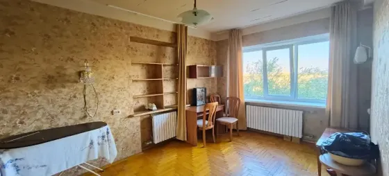 продам 2х комн. квартиру на цирке Донецк