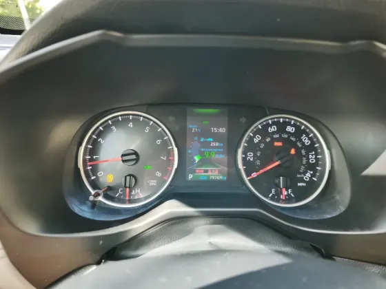 Продам Toyota RAV4 2019 Идеальное состояния Макеевка