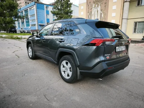 Продам Toyota RAV4 2019 Идеальное состояния Макеевка