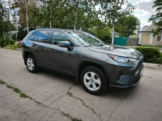 Продам Toyota RAV4 2019 Идеальное состояния Макеевка