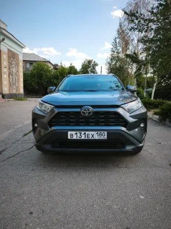Продам Toyota RAV4 2019 Идеальное состояния Макеевка