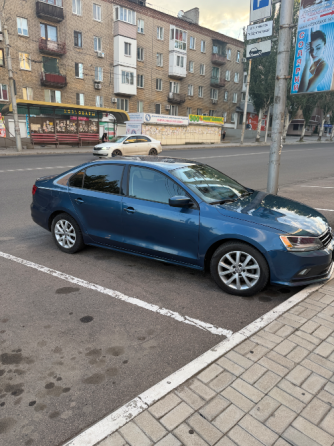 Продам машину Макеевка