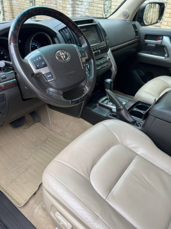 Продажа Toyota Land Cruiser 200 2009год Донецк