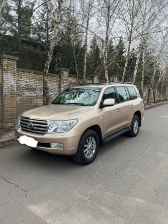 Продажа Toyota Land Cruiser 200 2009год Донецк