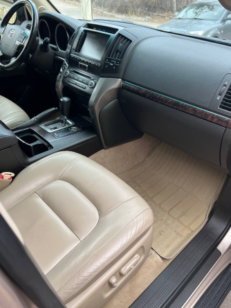 Продажа Toyota Land Cruiser 200 2009год Донецк