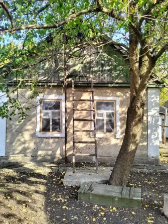 Продаётся с гаражом 6-ти комнатный дом с флигелем в Куйбышевском районе Донецк