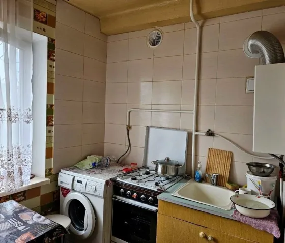 Продам 1к.кв. Брежневка. Петровский р-н. Ориентир Трест. ул.Петровского. Донецк