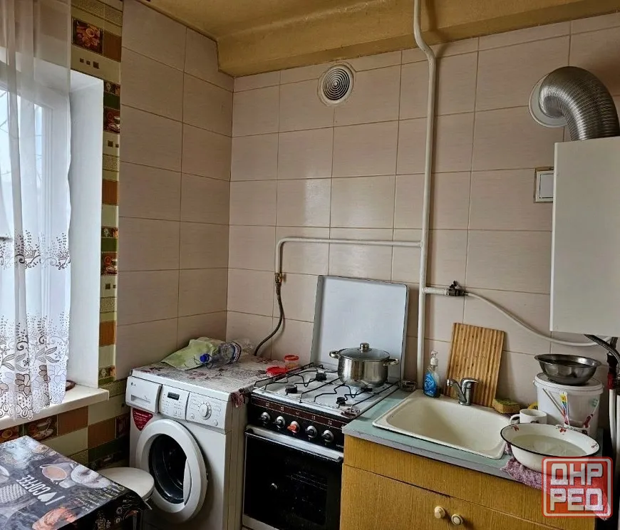 Продам 1к.кв. Брежневка. Петровский р-н. Ориентир Трест. ул.Петровского. Донецк - изображение 1