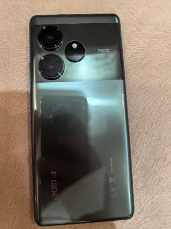 Realme gt 6 12/256 гб полный комплект Зугрэс