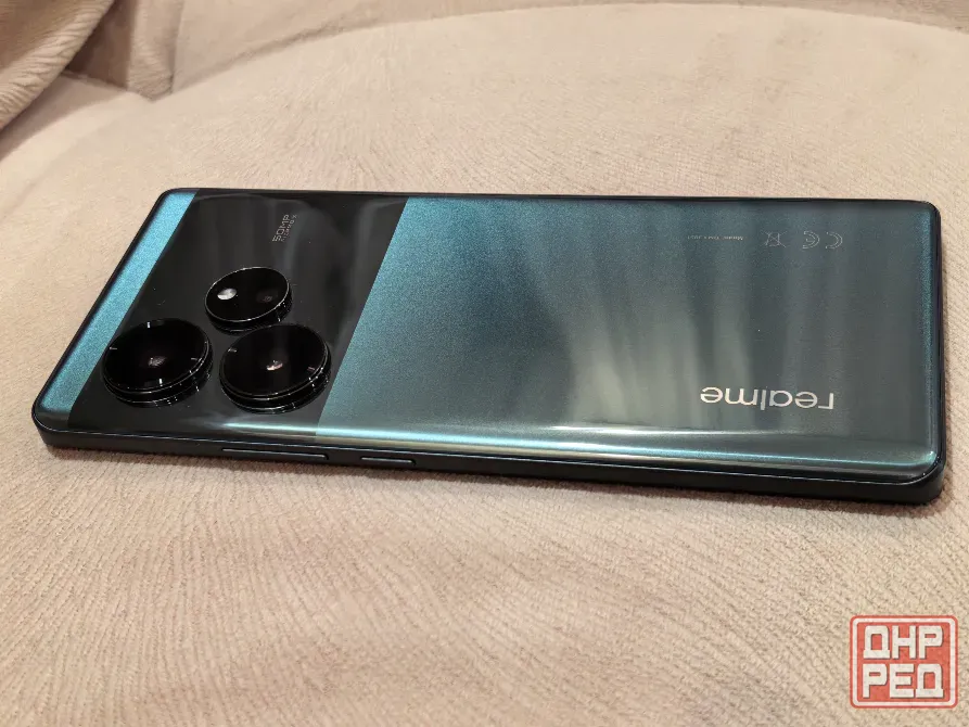 Realme gt 6 12/256 гб полный комплект Зугрэс - изображение 4