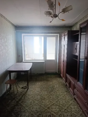 Продам 2ком Ильича 98 Донецк